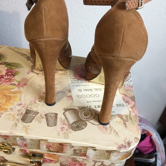 Bebe heels sz 7 - Picture 4 of 7